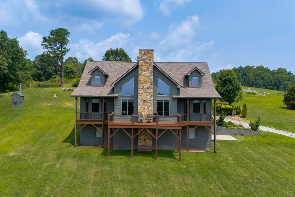 Relax in the Mountains! Hiking, Views House in North Carolina