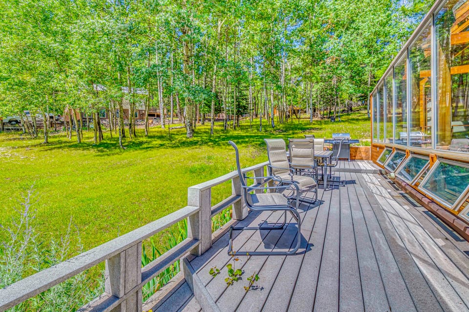 Hike & Ski! Quiet Home w/ Solarium in Cloudcroft House in Cloudcroft