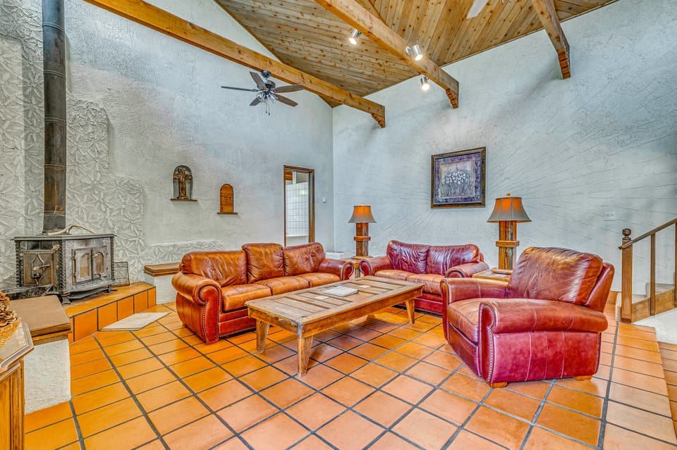 Hike & Ski! Quiet Home w/ Solarium in Cloudcroft House in Cloudcroft