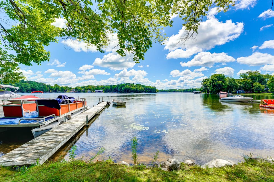 Waterfront Escape on Bass Lake: Paddle, Fish, Swim House in Michigan