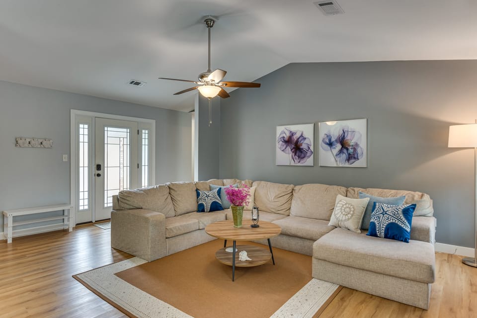 Pool Days! Family Getaway Near Pensacola Beach House in Pensacola Beach