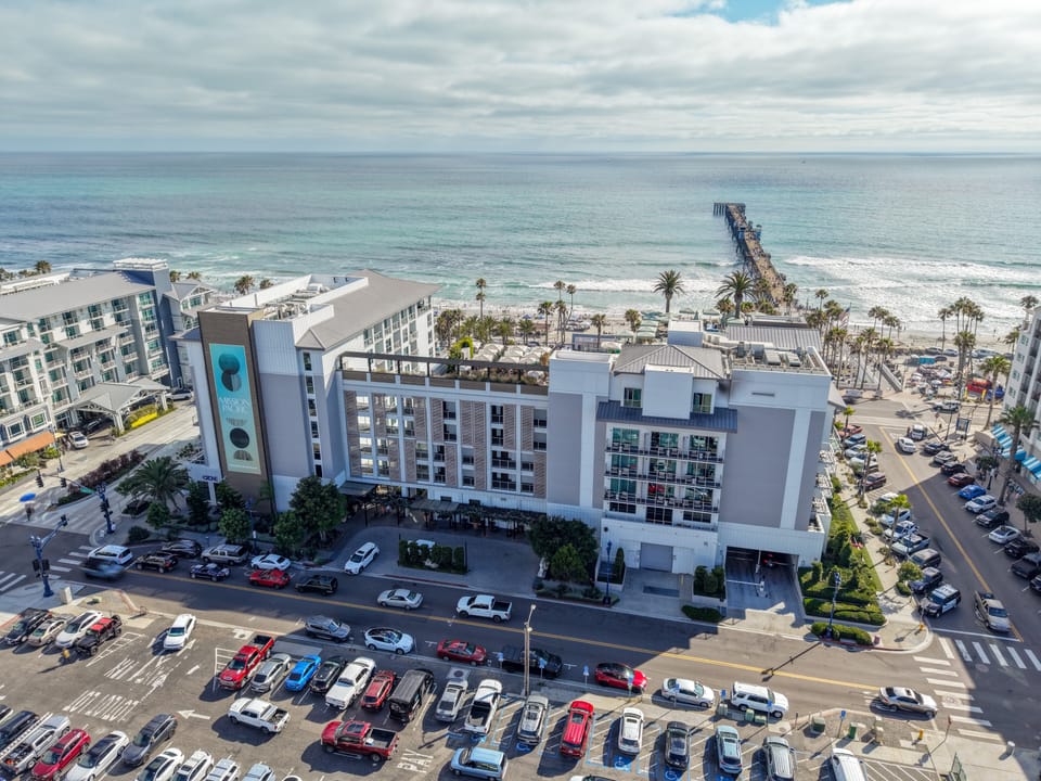 Steps to the Sand! Luxury Oceanside Pier Condo Apartment in Oceanside