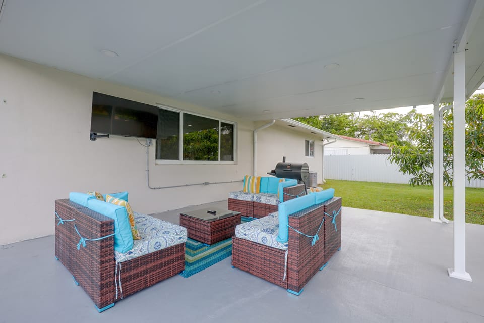 < 3 Mi to Hard Rock Stadium! Family-Friendly Home House in Miami Gardens