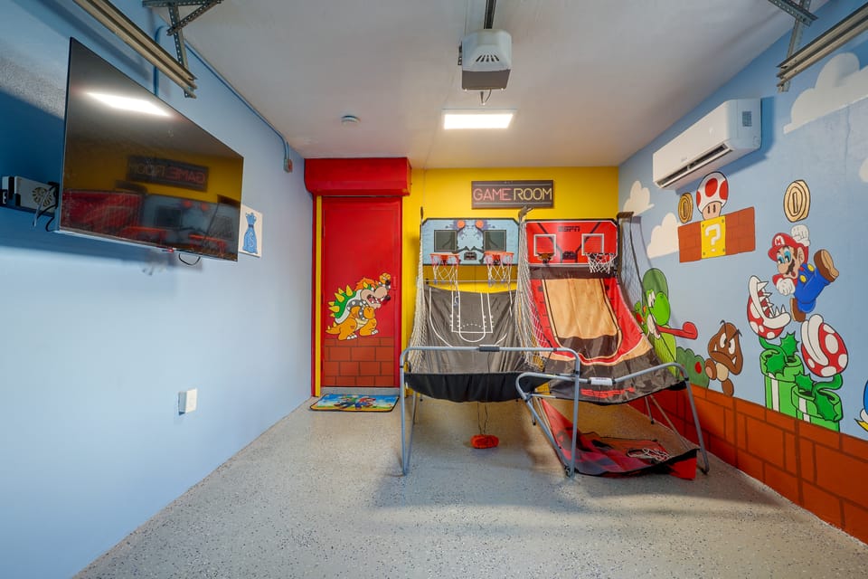 < 3 Mi to Hard Rock Stadium! Family-Friendly Home House in Miami Gardens