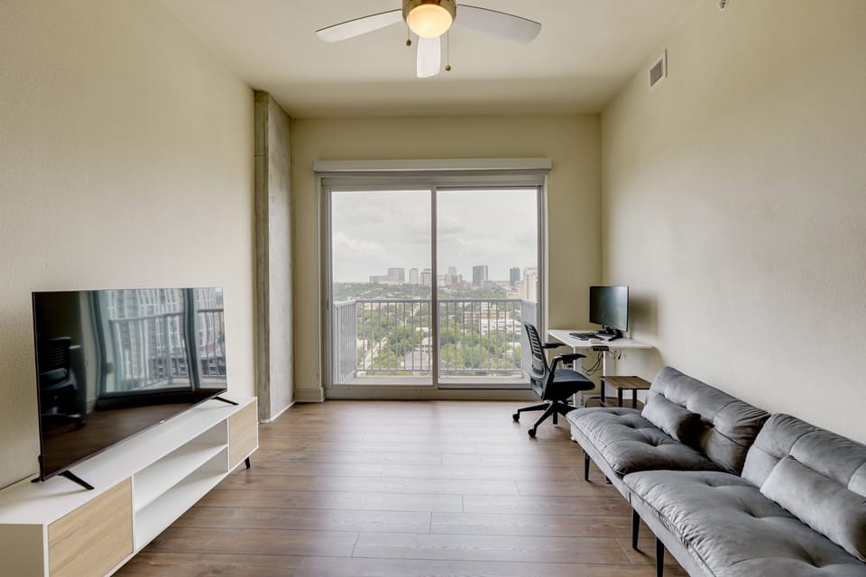 Explore Dtwn Austin! Luxe High-Rise Escape w/ Pool Apartment in Austin