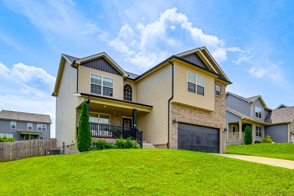 Porch & Yard! Family Home in Clarksville House in Clarksville