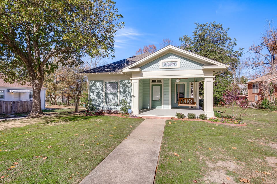 1 Mi to Dtwn Tyler! Historic Retreat + Guest Suite House in Tyler