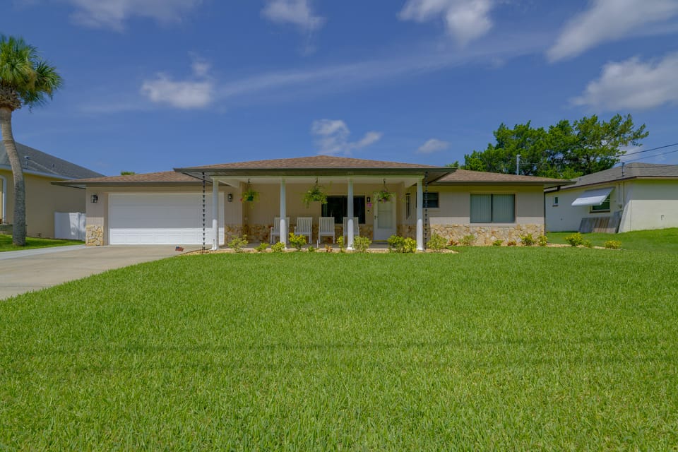 Canal-Front Crystal River Home w/ Boat Dock House in Crystal River