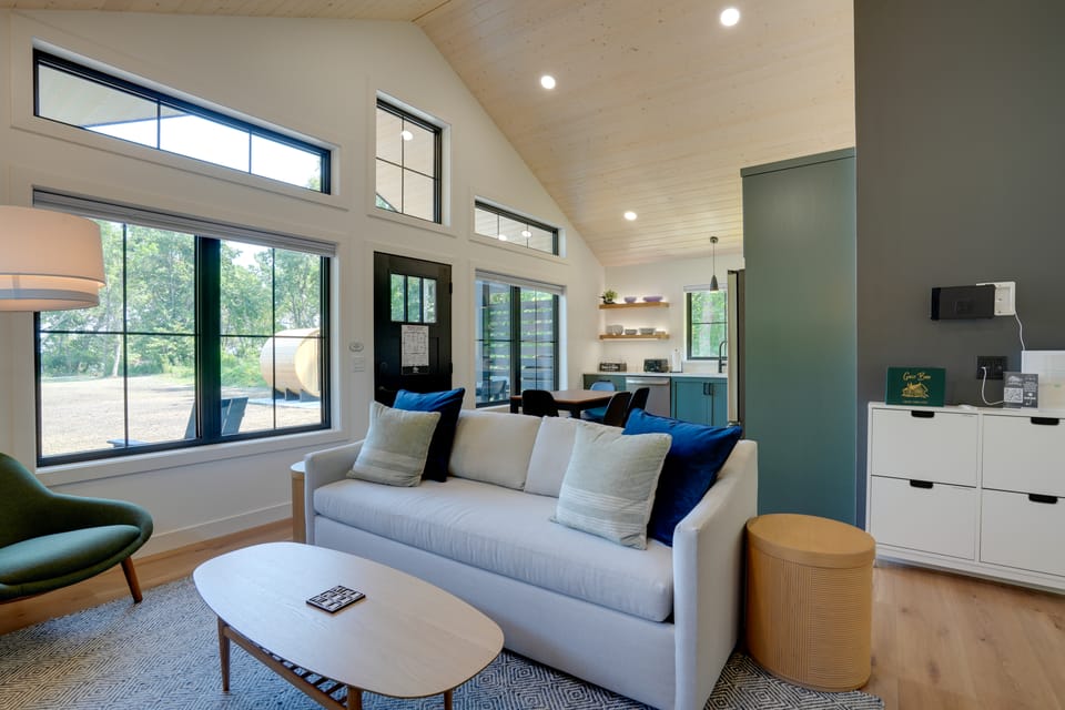 'Scandi Sanctuary' Dock, Pickleball Court, Sauna House in Minnesota