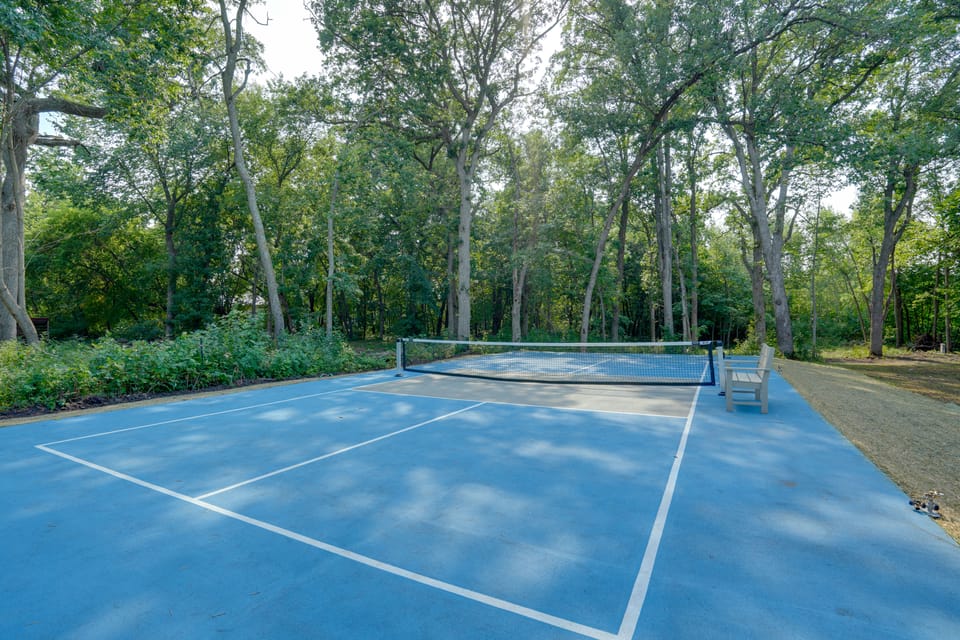 'Scandi Sanctuary' Dock, Pickleball Court, Sauna House in Minnesota