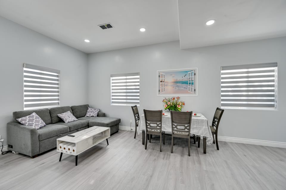 Mid-Term Stay in San Diego, 6 Mi to Downtown! House in Linda Vista