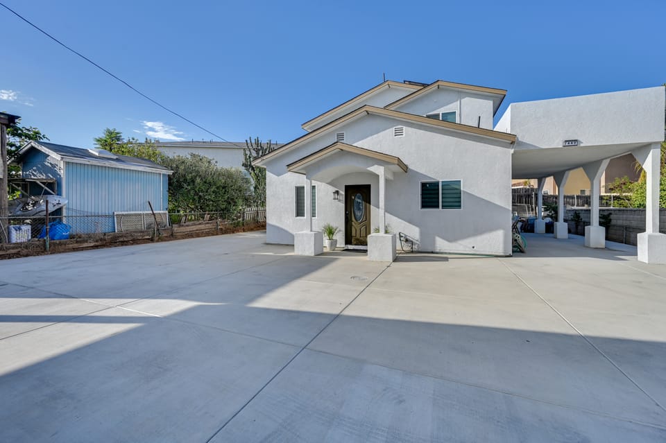 Mid-Term Stay in San Diego, 6 Mi to Downtown! House in Linda Vista