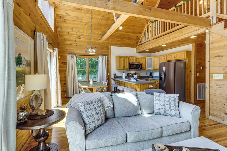 Ellijay Cabin | Hot Tub, Mtn Views & Game Room House in Georgia