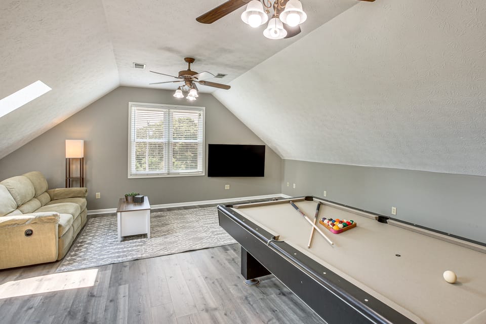 Day Trip to Nashville! Large Home on 5 Acres House in Tennessee