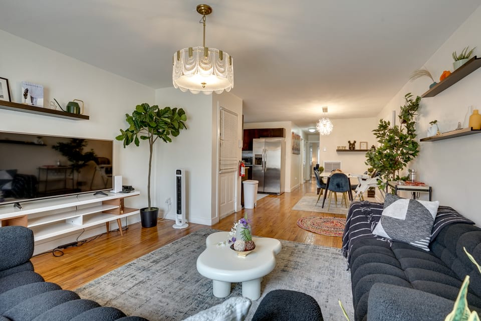 Easy NYC Commute: Furnished Jersey City Home Apartment in Hoboken