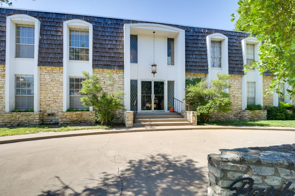Accessible Family Condo Near Downtown Riverfront Apartment in San Angelo