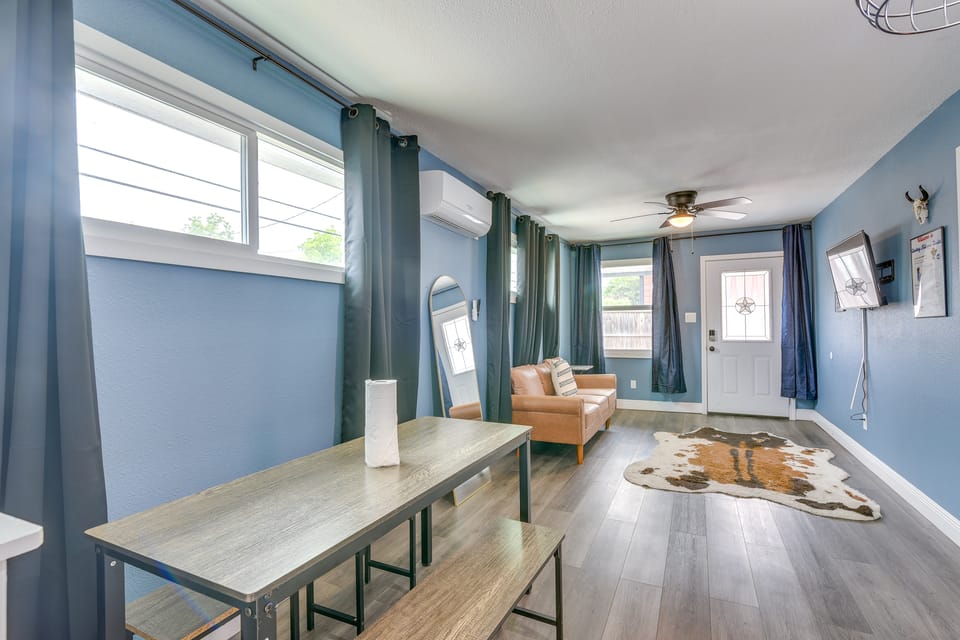 Houston Group Stay! 2 Homes Near Museum District House in Harris County