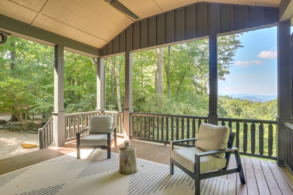 Views, Hot Tub & Fire Pit! Luxe Blue Ridge Retreat House in Watauga