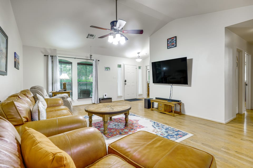 Between Austin & San Marcos! Family Home House in Kyle