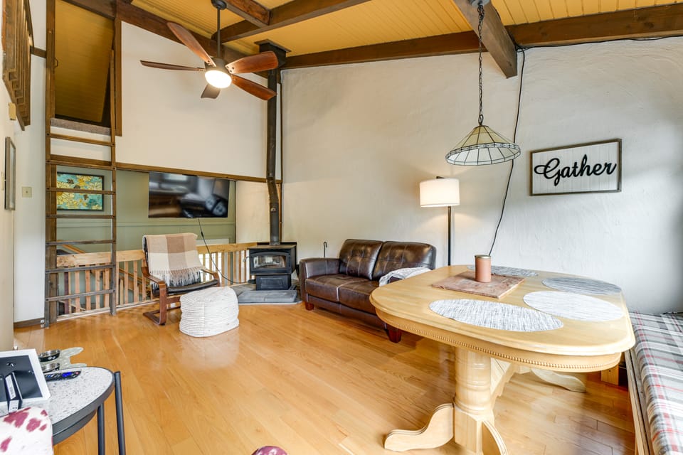 Greek Peak Retreat! Townhome w/ Mountain Views Apartment in New York