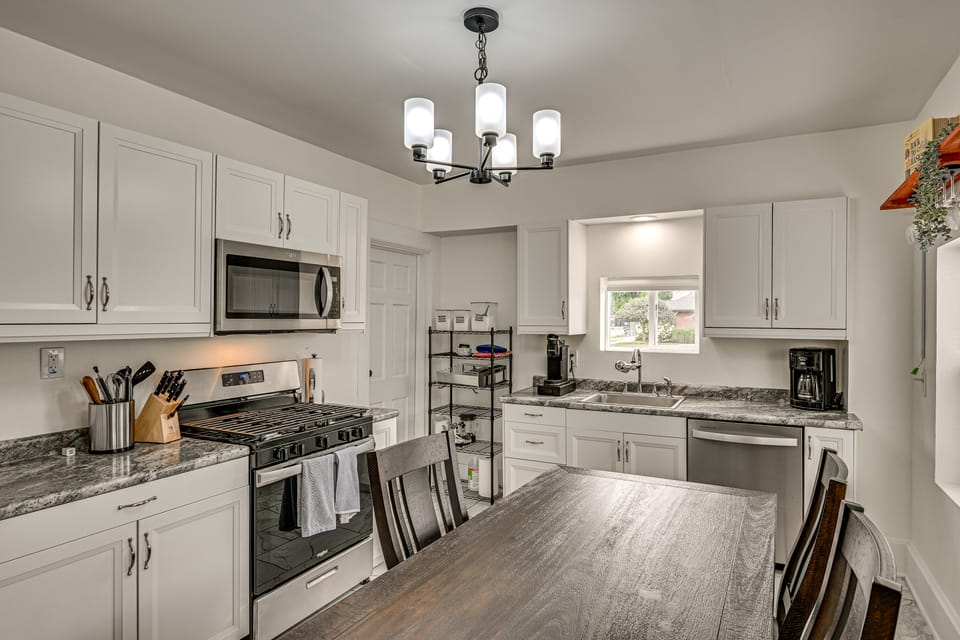 1 Mi to University of Notre Dame! Pets Welcome House in South Bend