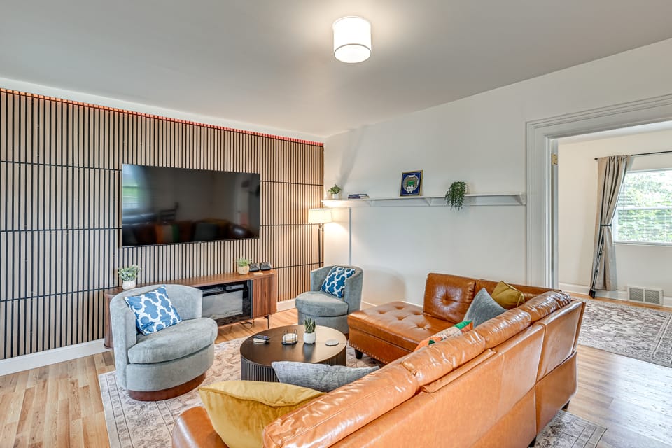 1 Mi to University of Notre Dame! Pets Welcome House in South Bend