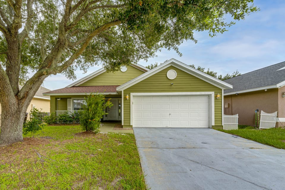 Poolside Fun 8 Mi to Disney! Family Getaway House in Kissimmee