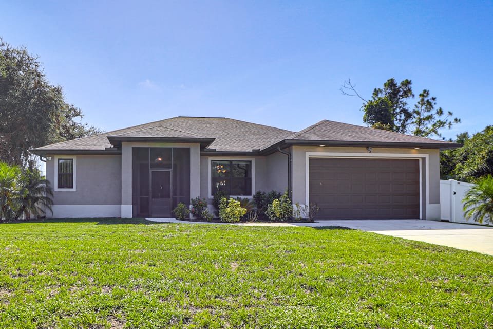 6 Mi to Port Charlotte Beach Park! Family Getaway House in Port Charlotte