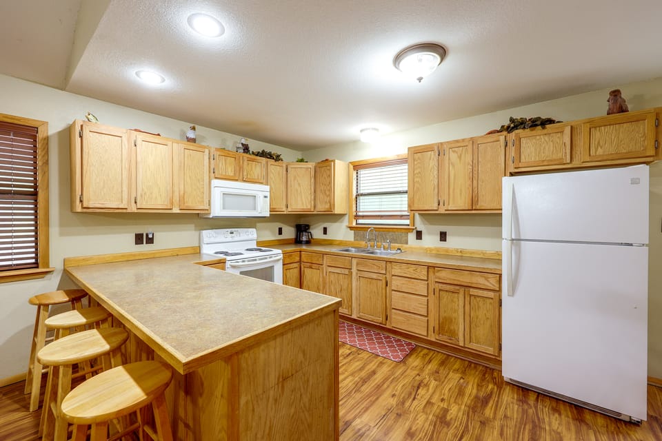 Great for Families! Wolf pen Gap ATV Base on Creek House in Arkansas