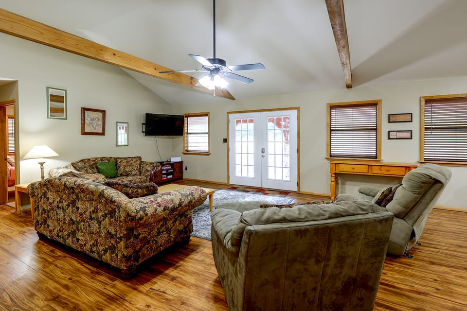 Great for Families! Wolf pen Gap ATV Base on Creek House in Arkansas