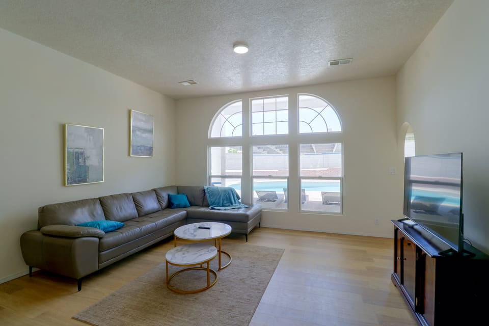 Extended Desert Pool House! Home Outside ABQ House in Rio Rancho