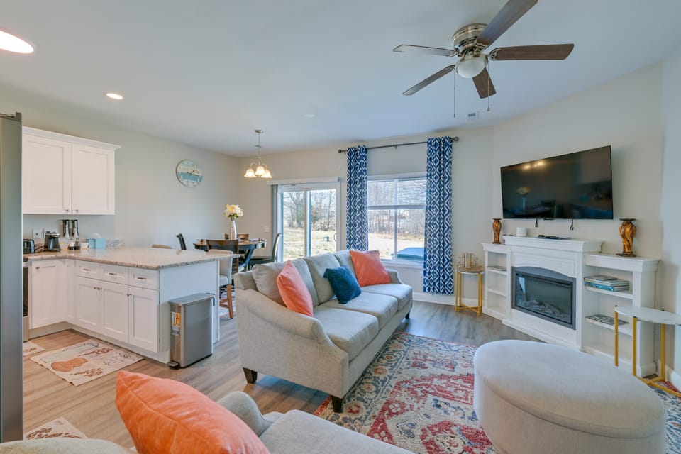 Great for Groups! 2 Centrally Located Concord Gems Apartment in Concord