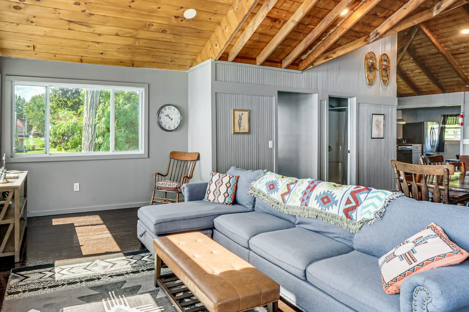 Lakefront Family Getaway on Willsboro Point! House in Lake Champlain