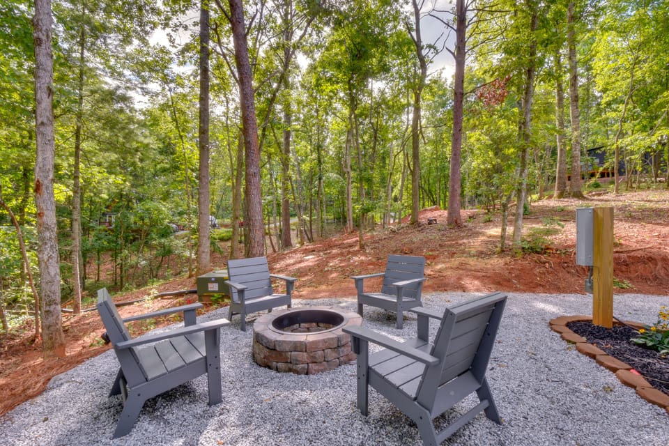 Tiny Home - Fire Pit, Grill, Deck & View! House in Otto