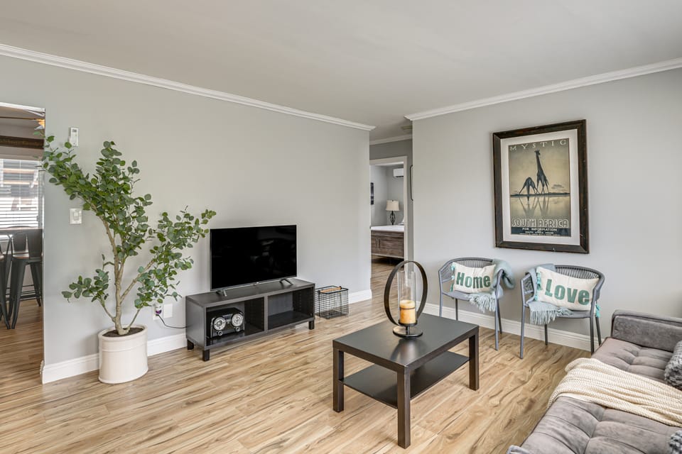 5 Mi to SDSU & Trails! Stylish Apartment w/ Patio Apartment in La Mesa