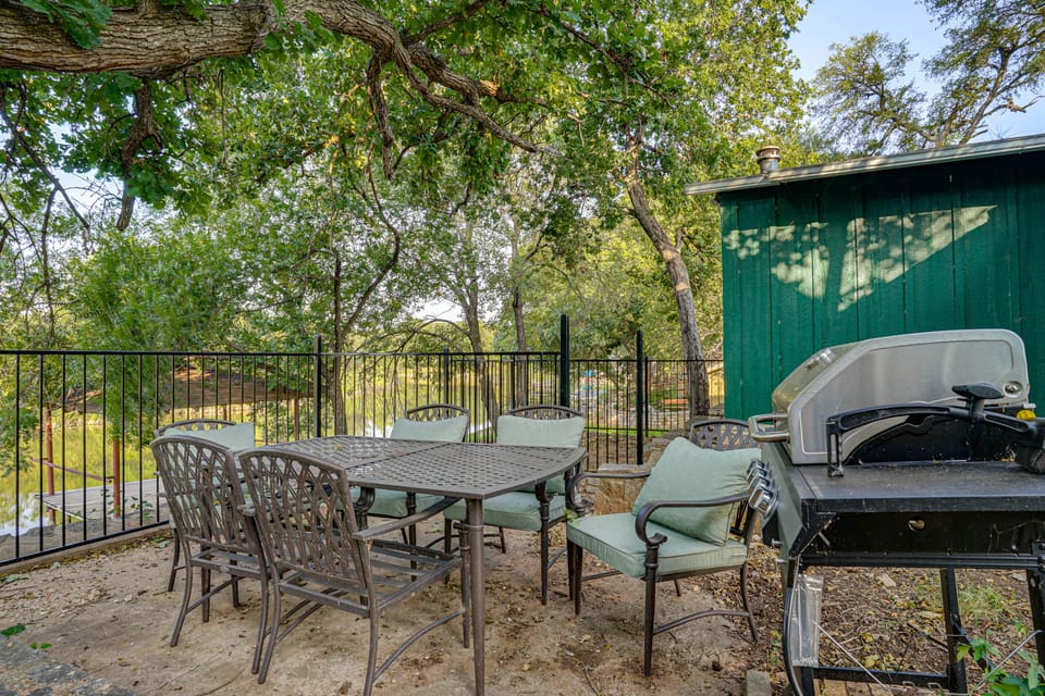 Boat Dock & Ramp! Brazos River Couple’s Retreat House in Texas