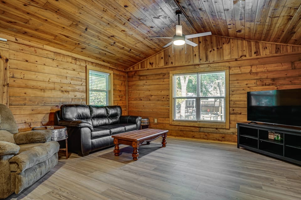 Boat Dock & Ramp! Brazos River Couple’s Retreat House in Texas