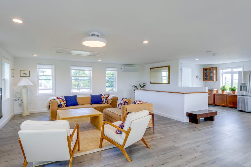1 Mi to Plum Island Beach with Beautiful Views House in Newburyport