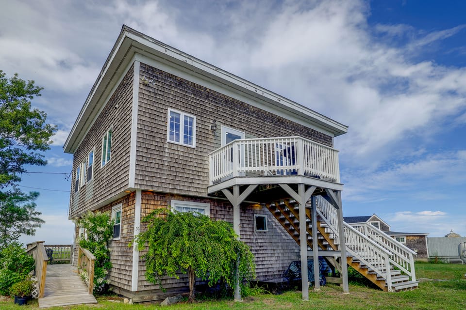 1 Mi to Plum Island Beach with Beautiful Views House in Newburyport