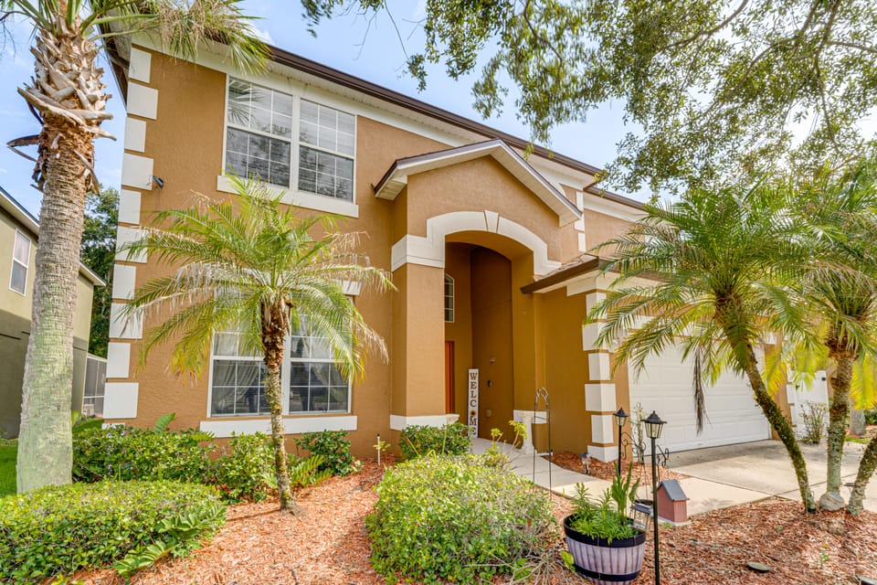 9 Mi to Disney! Family-Friendly Home w/ Pool House in Kissimmee