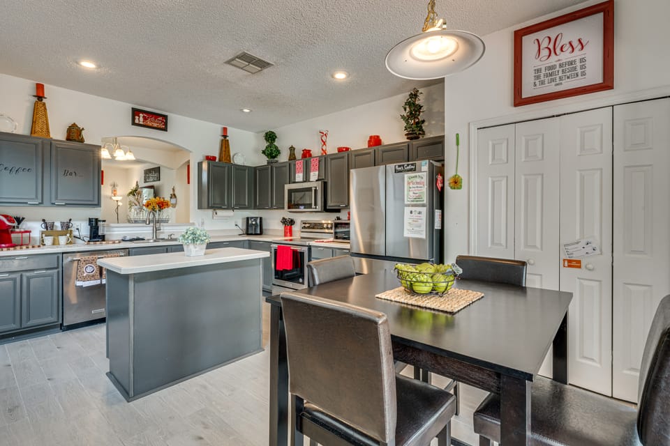 9 Mi to Disney! Family-Friendly Home w/ Pool House in Kissimmee