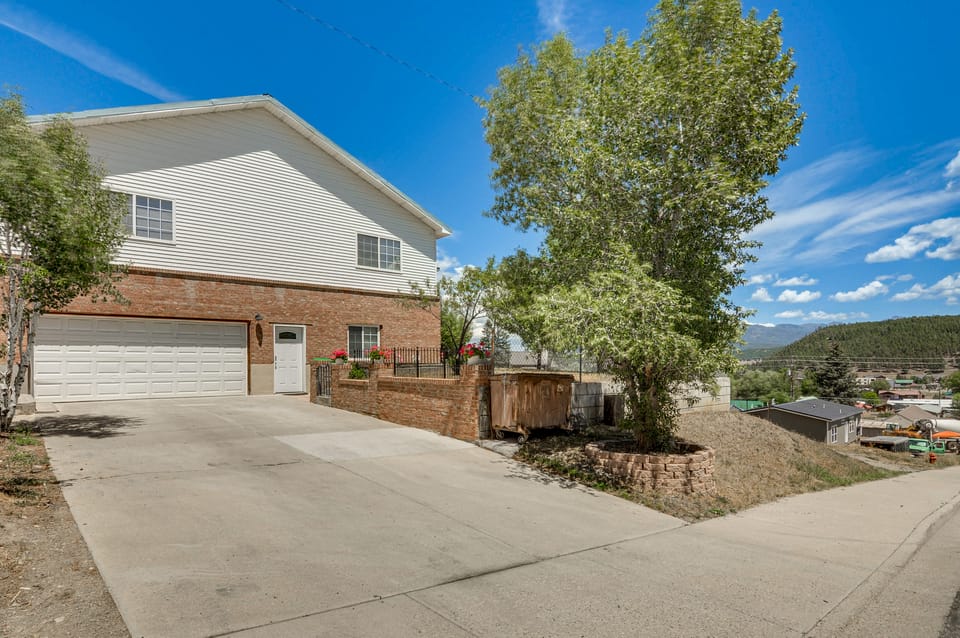 Hot Tub Haven w/ Mtn Views in Dtwn Pagosa Springs Apartment in Pagosa Springs