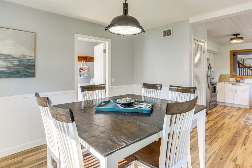 2 Mi to Beach! Lake Erie Extended Retreat House in Lake Erie
