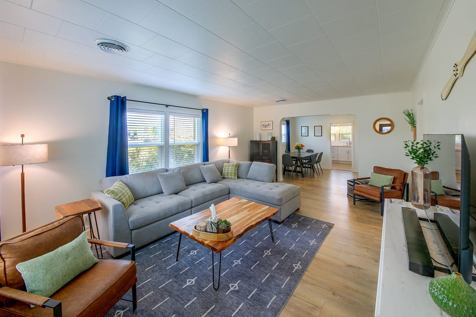 Walk to Dtwn Sandpoint! Family Gem w/ Patio & Yard House in Sandpoint