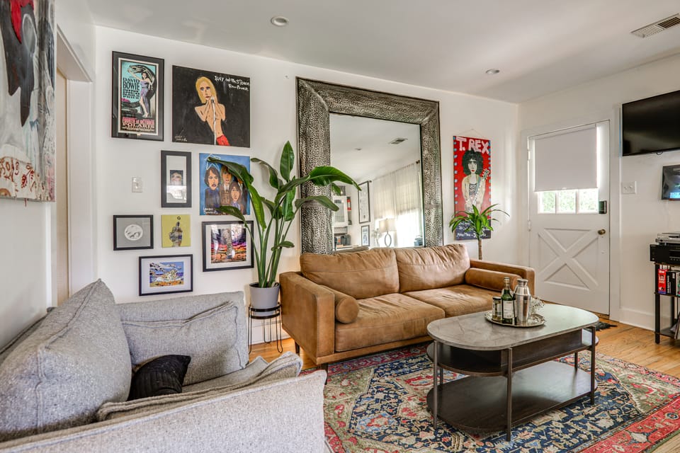 Eclectic Duplex in the Heart of High Point Terrace Apartment in Memphis