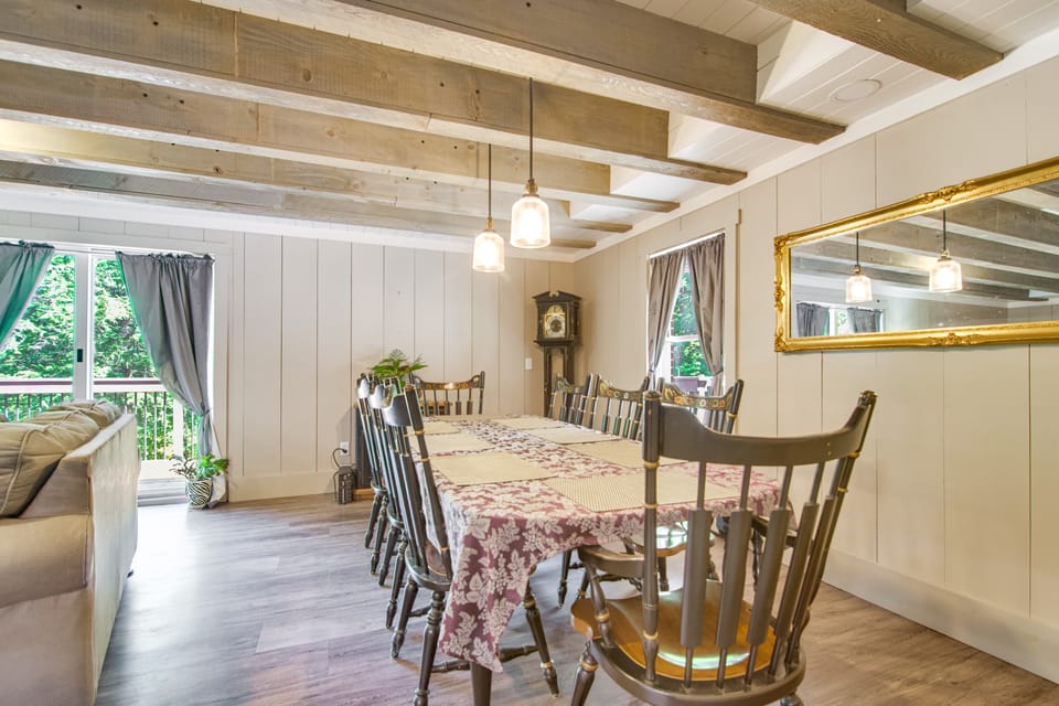 Near Beaches & Golf! All-Seasons Gem in N Monmouth House in Monmouth