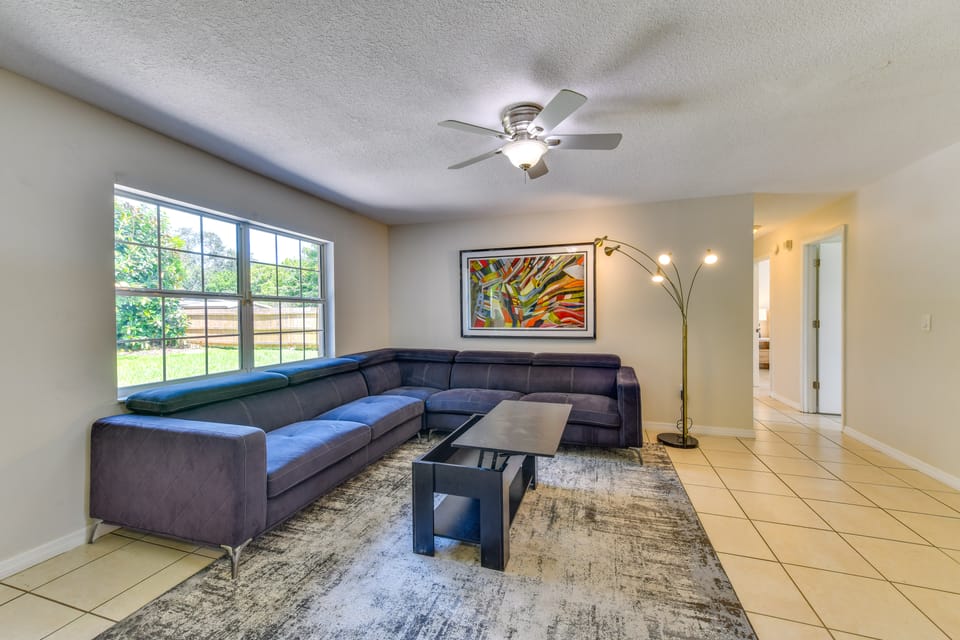 6 Mi to Dtwn! Centrally Located Sarasota Home House in Desoto Lakes
