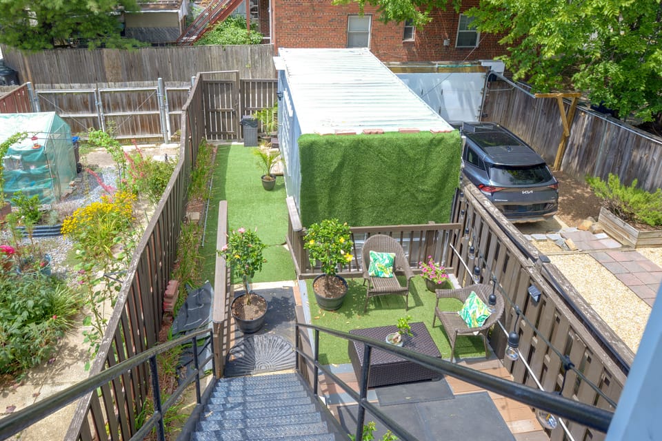 Charming & Bright Tiny Home: Stadium, River, Metro Apartment in District of Columbia