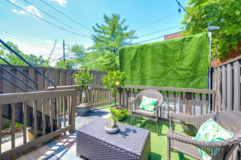 DC Modern Gem | Walk to Wharf and Audi Stadium Apartment in Washington