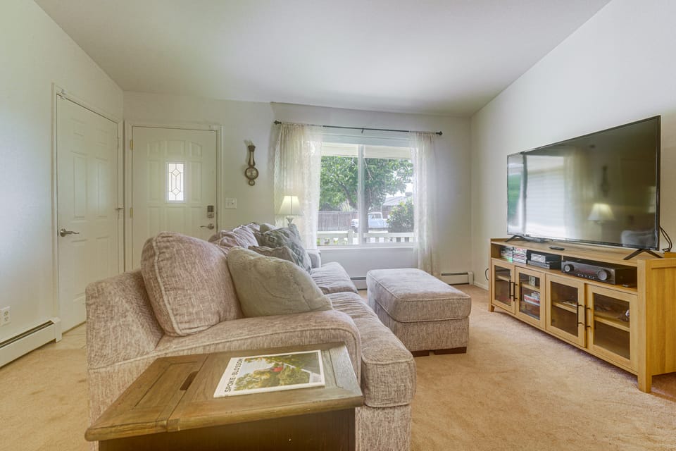 Grand Junction Home w/ Patio: Shop, Dine & Hike! Apartment in Grand Junction